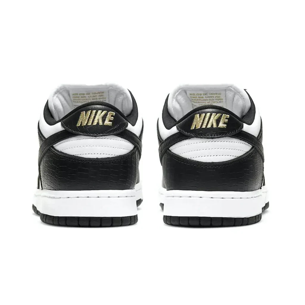 Nike SB x Supreme Dunk Low 'Stars Black'