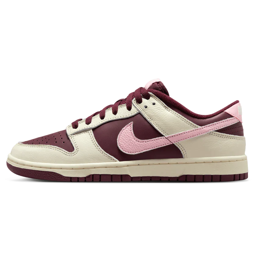 Nike Dunk Low 'Valentine's Day' (2023)